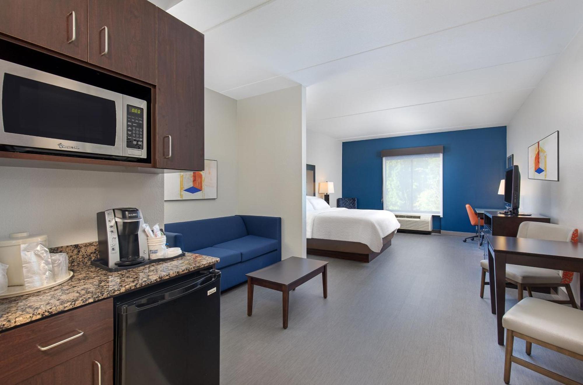 Holiday Inn Express & Suites - Cleveland Northwest By Ihg Kültér fotó