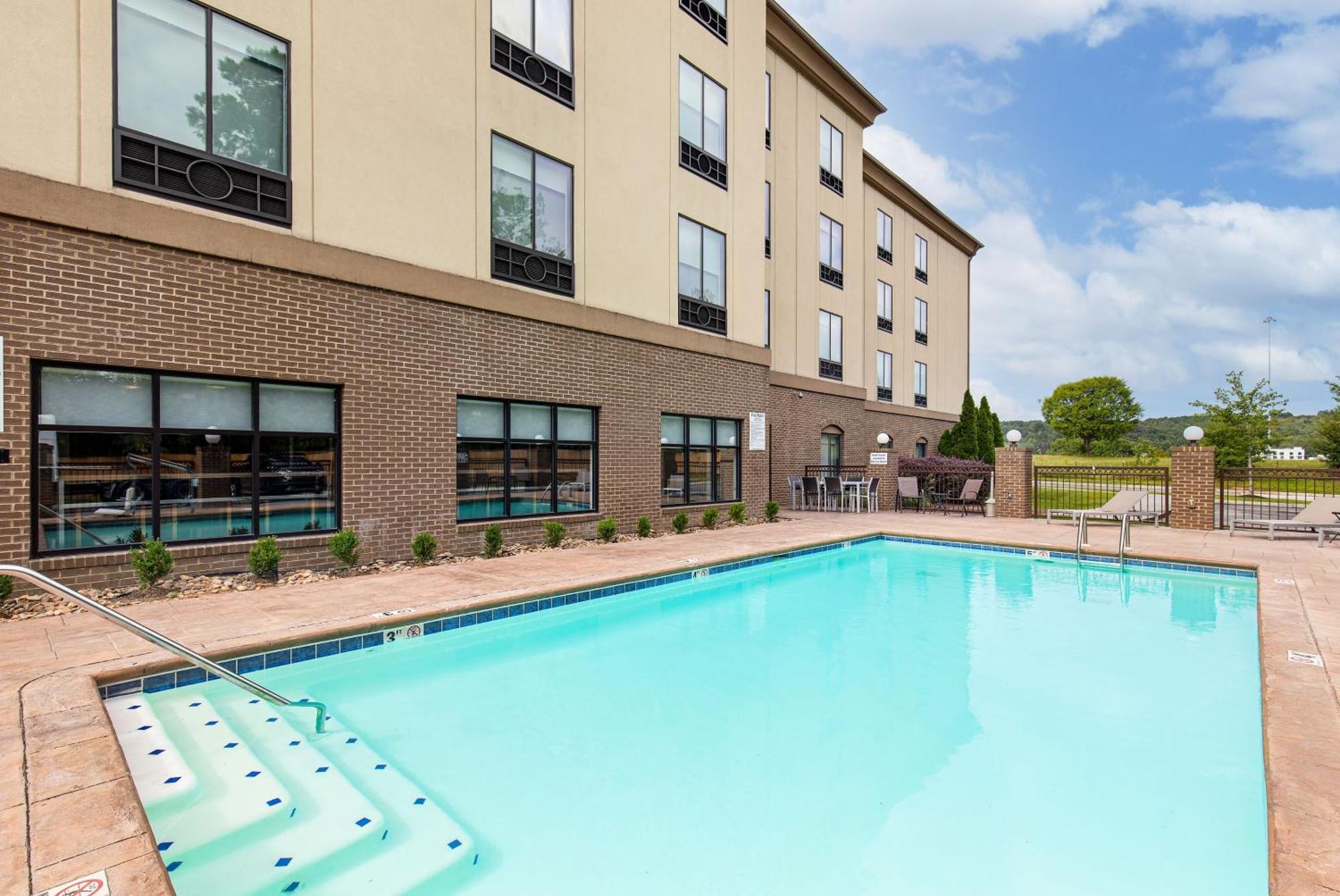 Holiday Inn Express & Suites - Cleveland Northwest By Ihg Kültér fotó