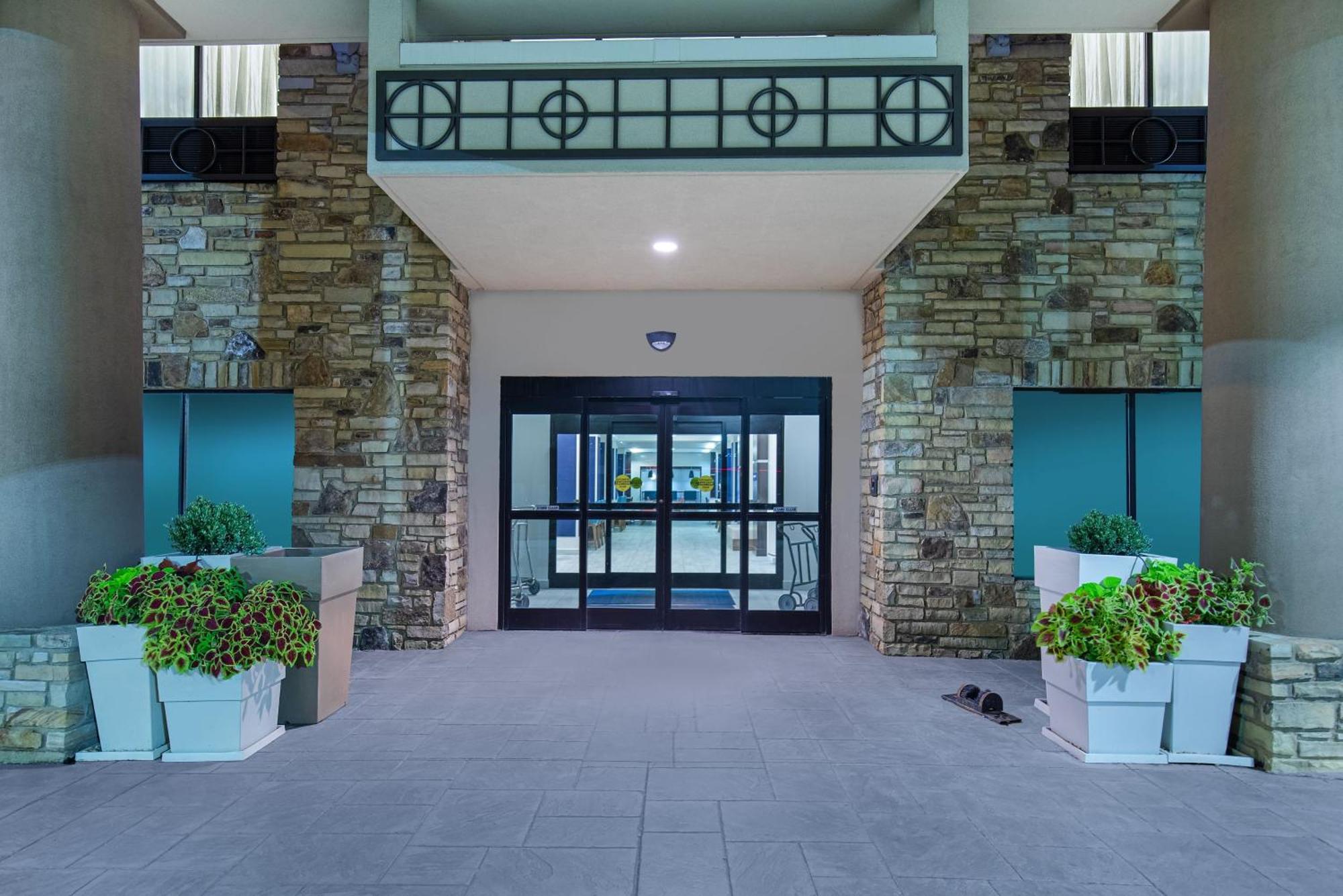 Holiday Inn Express & Suites - Cleveland Northwest By Ihg Kültér fotó