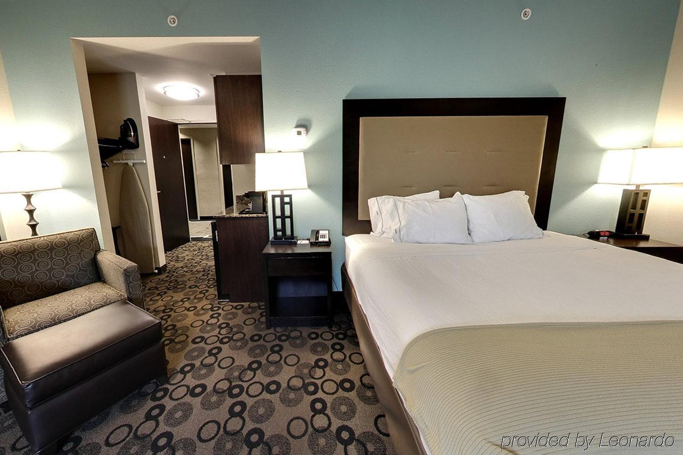 Holiday Inn Express & Suites - Cleveland Northwest By Ihg Kültér fotó