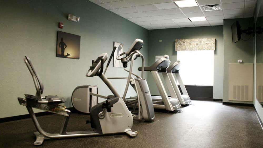 Holiday Inn Express & Suites - Cleveland Northwest By Ihg Kültér fotó