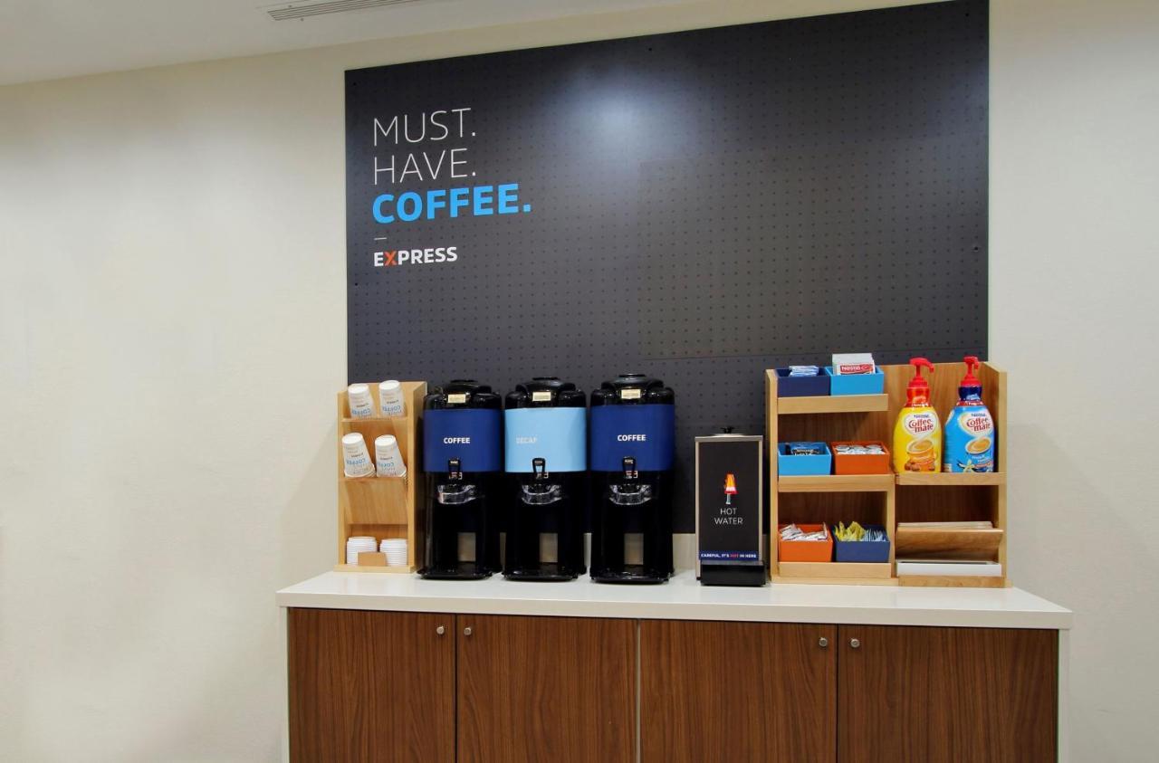 Holiday Inn Express & Suites - Cleveland Northwest By Ihg Kültér fotó